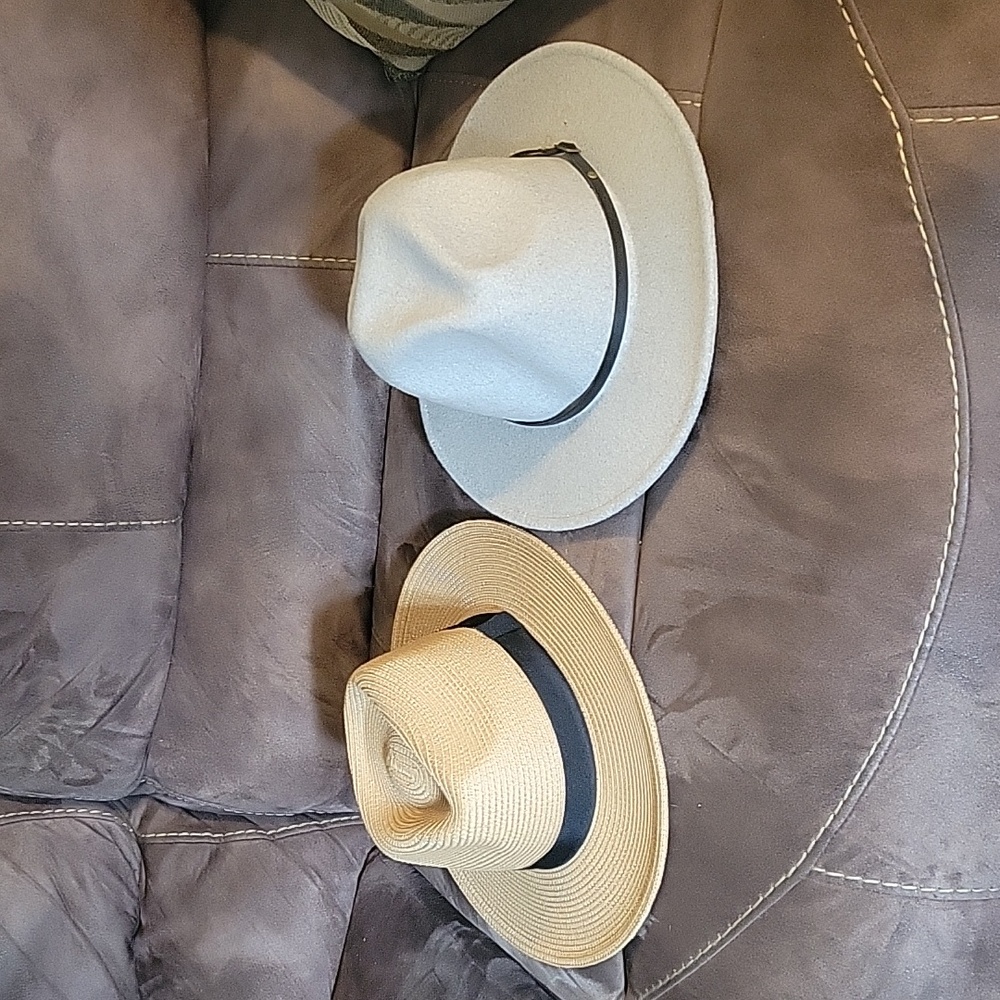 (LAST CALL) 2 Hats